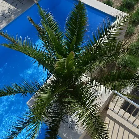 Mar - Only 50m To The Villa *