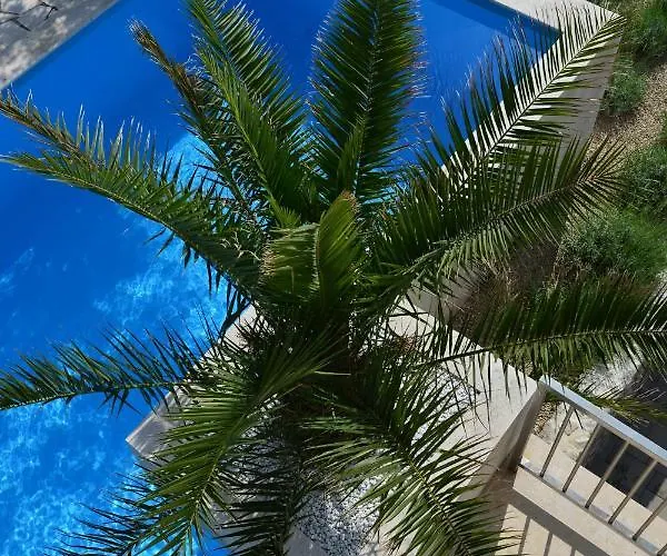 Mar - 50m To The Villa *