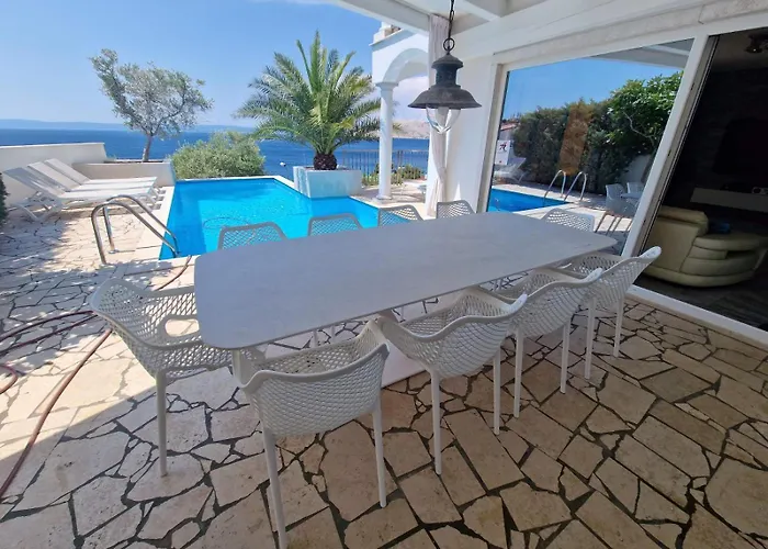 Mar - 50m To The Villa
