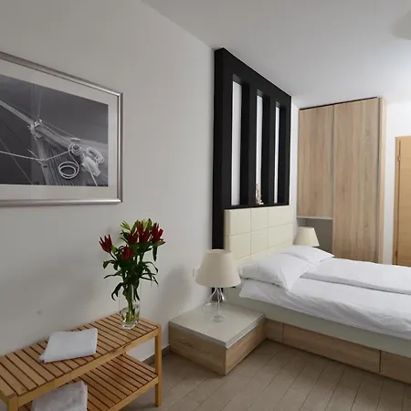 فيلة Mar - 50m To The