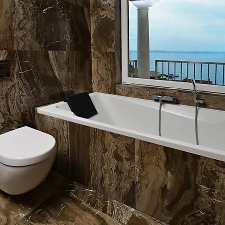 فيلة Mar - 50m To The Stara Baška